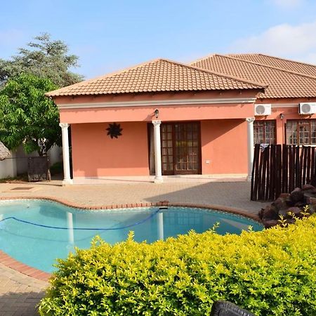 Skyhawk Guesthouse Gaborone Luaran gambar