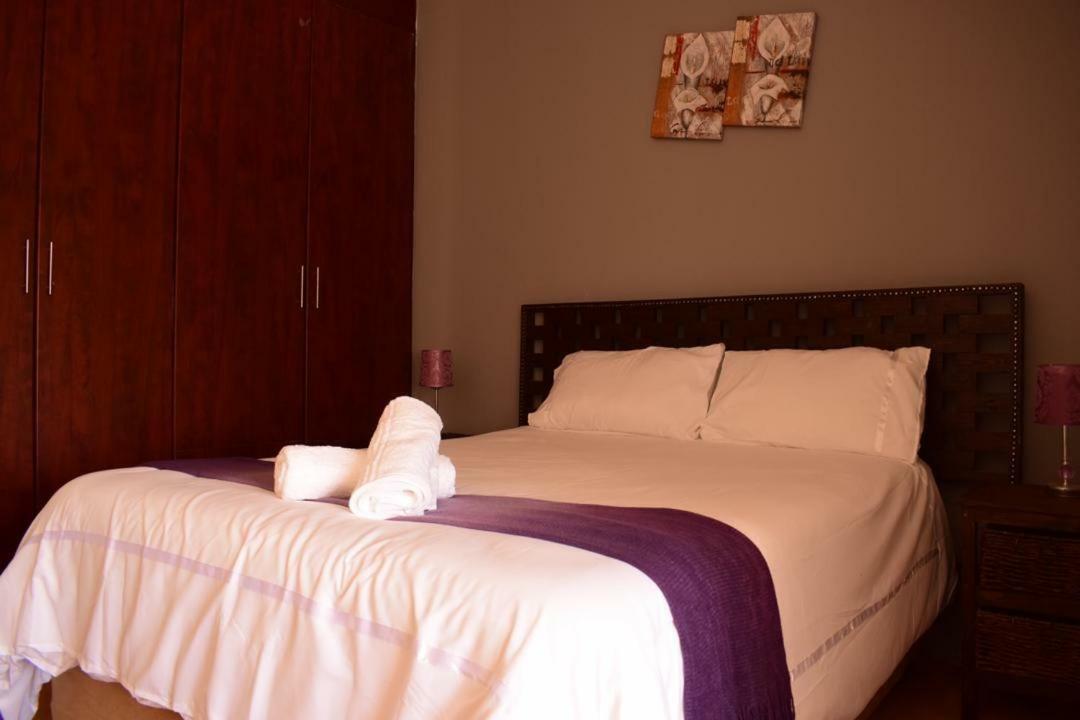Skyhawk Guesthouse Gaborone Luaran gambar