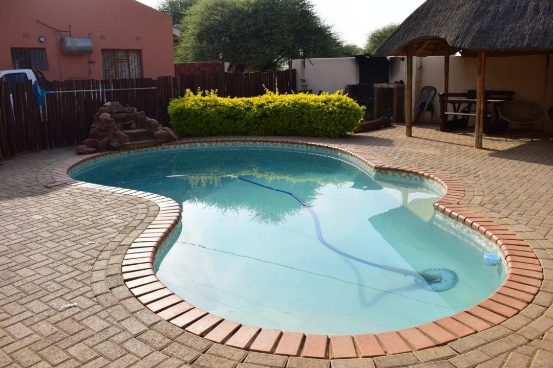 Skyhawk Guesthouse Gaborone Luaran gambar
