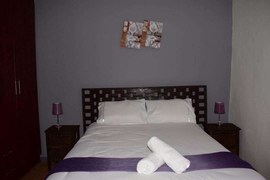 Skyhawk Guesthouse Gaborone Luaran gambar