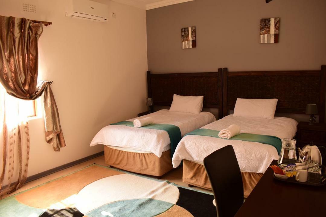 Skyhawk Guesthouse Gaborone Luaran gambar