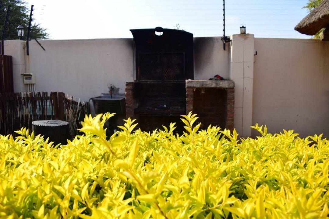 Skyhawk Guesthouse Gaborone Luaran gambar